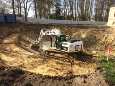 Chantier technique de terrassement pour la ludo médiathèque de Bruges.